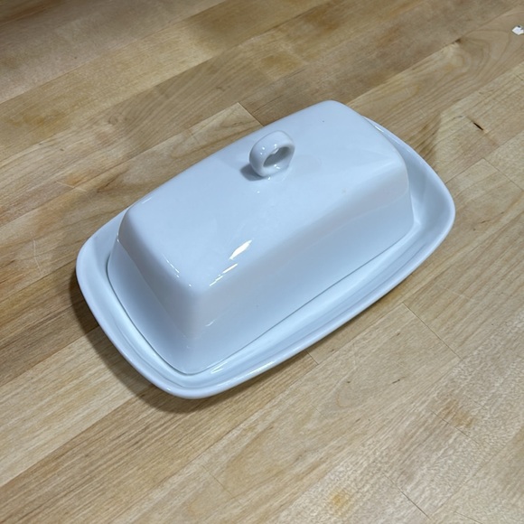 Simple Dining, White Butter Dish with Matching underplate. - Picture 2 of 4